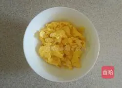 Illustration of how to make cabbage and egg fried rice 2