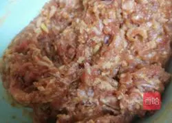 Illustration of how to make mutton and radish stuffed dumplings 5 