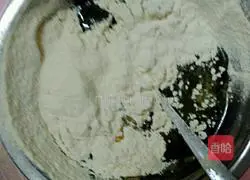 Illustration of making rose flower cake 7