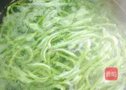 Spinach and dried noodles Illustration of how to do it 3