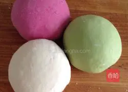 Illustration of how to make rainbow noodles 3