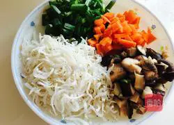 Illustration of how to make whitebait marinated fried rice 3