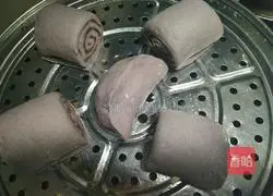 Illustration of how to make black rice steamed buns 14