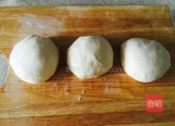 Illustration of making dough sesame cake 3