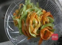 Noodles and meatballs...Illustration of how to make baby rice 8