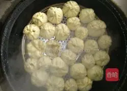 Illustration of how to make pork and radish stuffed buns 5