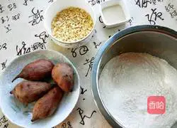 Illustration of how to make sweet potato and oatmeal steamed buns 1
