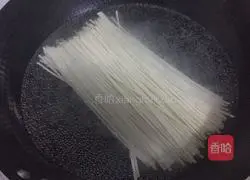 Illustration of how to make scallion oil noodles 4