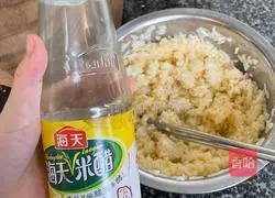 Illustration of how to make fried rice with beans and eggs 4