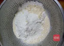 Illustration of how to make red bean milk-flavored steamed buns 2