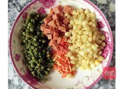 Colorful Egg Fried Rice Practice illustration 2