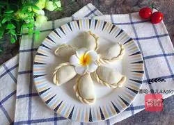 Illustration of how to make lace dumplings (pork and leek stuffing) 12