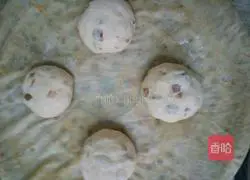 Illustration of making red date corn buns 15