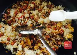 Illustration of how to make homemade fried rice 10