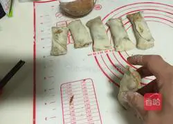 Illustration of how to make sesame pepper and salt pancakes 7