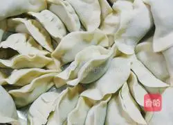 Illustration of how to make mushroom and leek dumplings 6