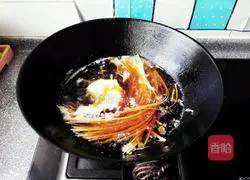 Illustration of how to make poached egg noodles 7