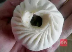 Illustration of how to make homemade steamed buns 15