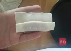 Mandarin duck filling Illustration of making small wontons 7