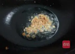 Illustration of how to make onion oil noodles 5