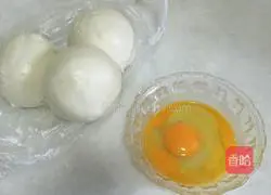 Illustration of how to make fried egg steamed buns 1