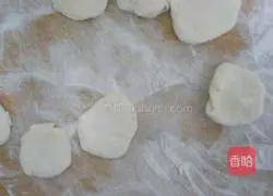Illustration of how to make leek and egg dumplings 3