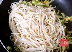 Vegetable and Egg Fried Noodles Recipe Illustration 13