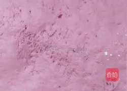 Illustration of how to make purple sweet potato, white sugar, peanut and red date buns 6