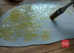 Illustration of how to make green onion layer cake 6