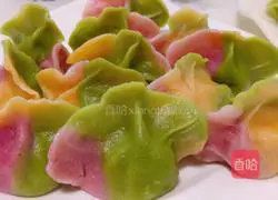 Illustration of how to make three-color dumplings 1