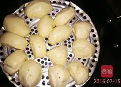 Illustration of how to make milk-flavored steamed buns 4