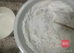 Illustration of how to make Yuhua stone glutinous rice balls 2