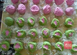 Illustration of how to make colorful vegetable juice dumplings 3