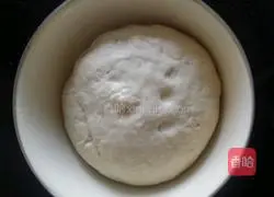 Illustration of how to make three fresh buns 1