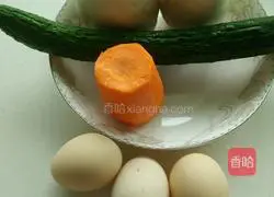 Illustration of how to make diced fried steamed buns with eggs 1