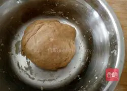 Illustration of how to cut small steamed buns with brown sugar knife 3