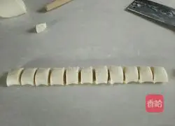 Illustration of how to make milk-flavored steamed buns 7