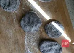 Illustration of how to make black rice steamed buns 8