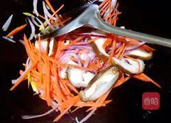 Illustration of how to make mixed vegetable fried rice 6