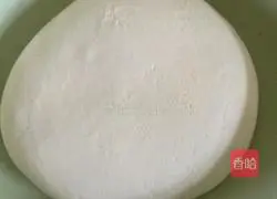 Illustration of how to make bean paste steamed buns 1