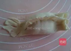 Illustration of how to make goldfish steamed dumplings 9