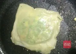 Leek and egg filling Illustration of how to make small pies 6