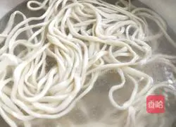 Hand-pulled Illustration of how to make fried noodles 11