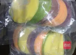 Illustration of how to make cabbage and pork dumplings 6