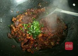 Illustration of how to make meat sauce fried rice 11