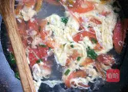 Tomato and egg braised pancakes Practice illustration 11