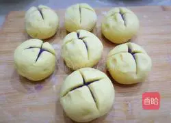 Illustration of how to make double potato blossom steamed buns 10
