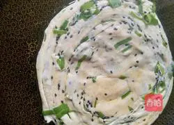 Illustration of how to make scallion pancake 9