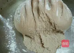 Illustration of how to make red bean paste steamed buns 3