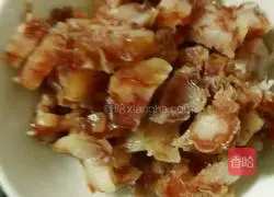 Illustration of how to make sausage fried rice 2